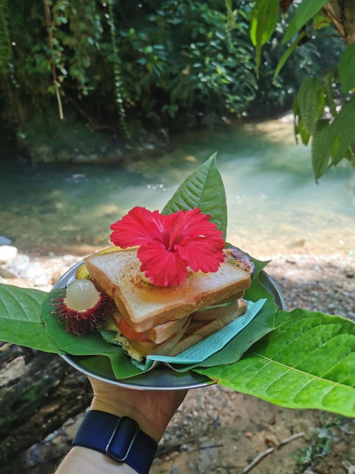 R5 Keramba Inn Bukit Lawang Exteriér fotografie